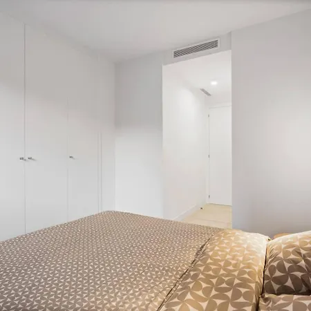 Luxe 3br Oasis Pool, Gym, Sauna アパート エステポナ