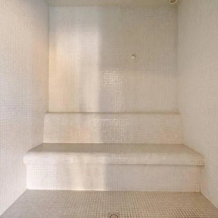 Luxe 3br Oasis Pool, Gym, Sauna * エステポナ
