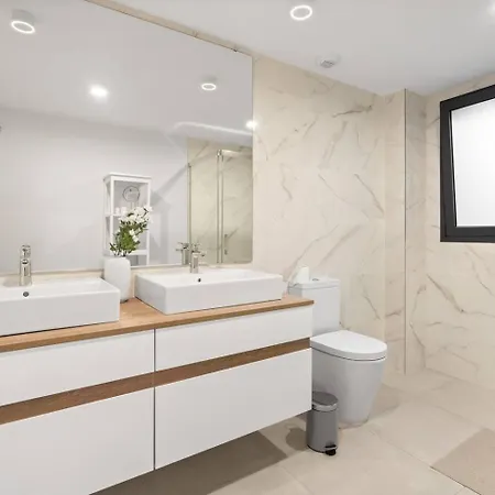 Διαμέρισμα Luxe 3br Oasis Pool, Gym, Sauna Εστεπόνα
