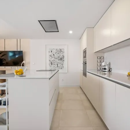 Διαμέρισμα Luxe 3br Oasis Pool, Gym, Sauna Εστεπόνα