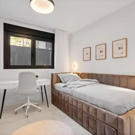 Luxe 3br Oasis Pool, Gym, Sauna Διαμέρισμα Εστεπόνα